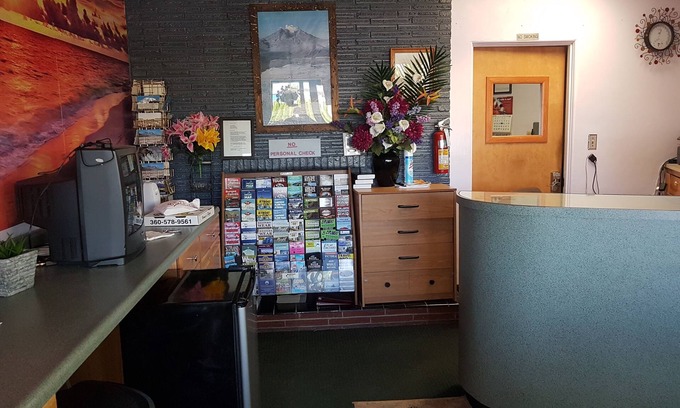 Longview Hotel | Town House Motel Inc