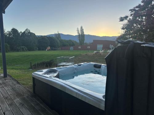 Takaka House | Town location, rural stay
