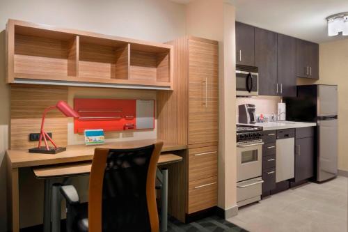 Ottawa Division Hotel | TownePlace Suites by Marriott Ottawa Kanata