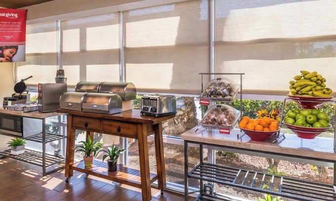 Platinum Triangle Hotel | TownePlace Suites By Marriott Anaheim Maingate Near Angel Stadium
