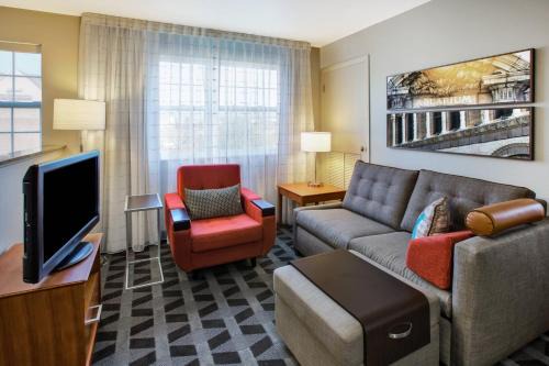 Livonia Hotel | TownePlace Suites by Marriott Detroit Livonia