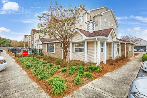 Mobile Hotel | TownePlace Suites Mobile