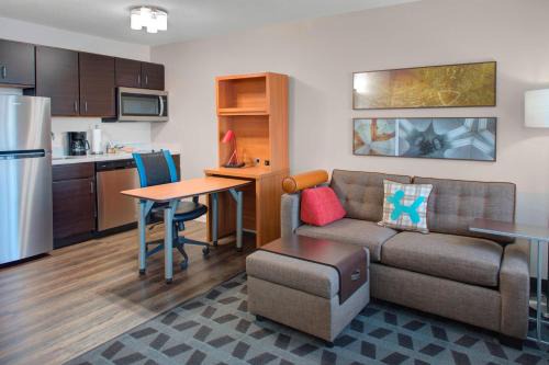 Greenwich Hotel | TownePlace Suites Wichita East