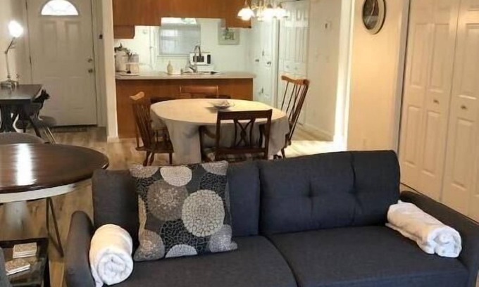 Medford House | Townhome 2 bed, 2 bath, fenced backyard & garage