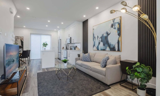 Bridgeland House | Townhome w/Free Parking, King Bed & Pet Friendly
