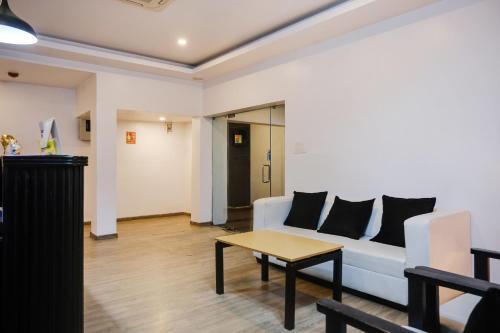 MVP Colony Hotel | Townhouse 1439 The B&W Motel