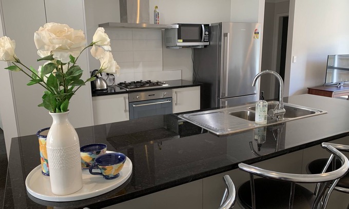 Hamilton North Apartment | Townhouse Near City Centre, River & Stadium