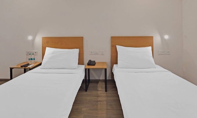 Perungudi Hotel | Townhouse OMR