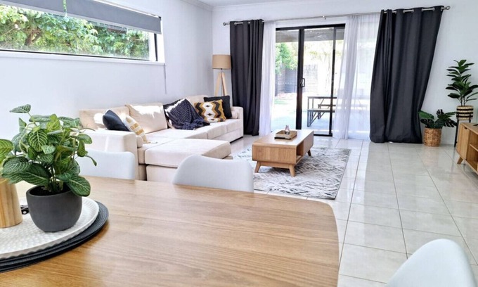 Shepparton South House | Townhouse on Greybox
