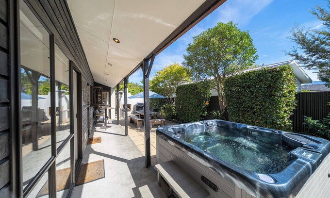 Te Anau House | Townhouse Retreat - Te Anau Getaway