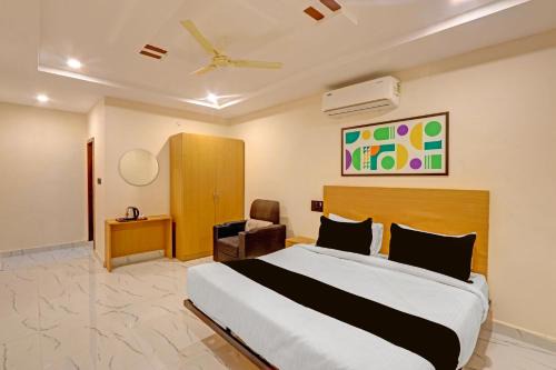 Karimnagar Hotel | Townhouse SP Living Tree