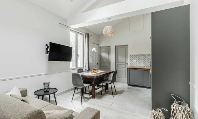 Deauville City Centre Apartment | Townhouse with garden 100m from Place Morny