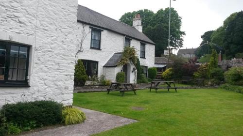 Dartmouth Bed & Breakfast | Townstal Farmhouse