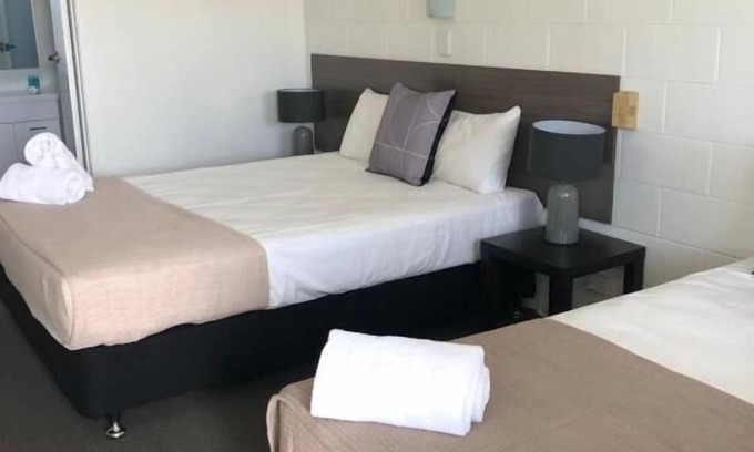 Rosslea Hotel | Townsville City Motel