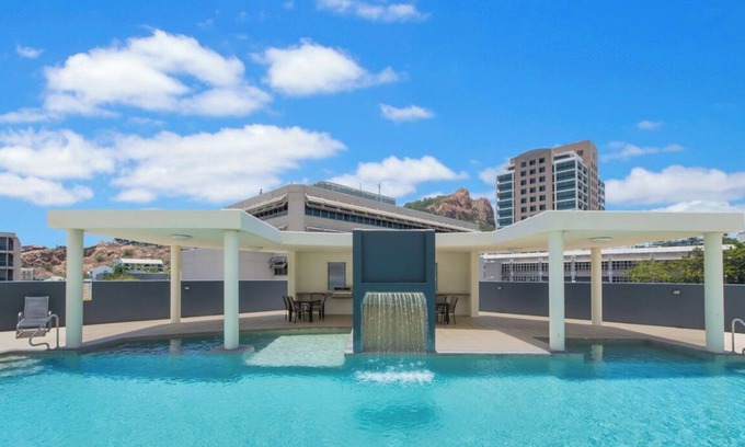 Townsville Apartment | Townsville City Ocean Views