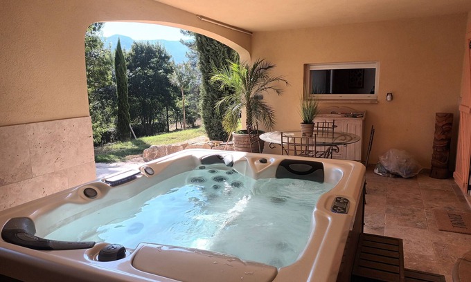 Brignoles Apartment | Très Beau Meublé Vacance, Clim Jacuzzi, Jardin,tout Confort !