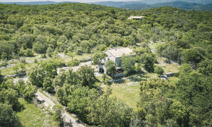 Labeaume House | Traditional Ardéchoise house, bucolic setting, timeless vacations.