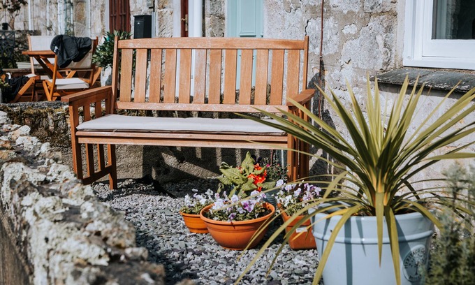 Pentewan Cottage | Traditional Cornish Cottage close to the beach with private parking
