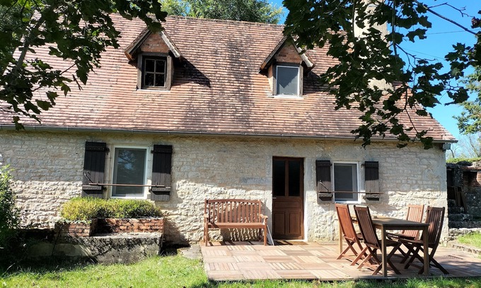 Issendolus House | Traditional Lot cottage