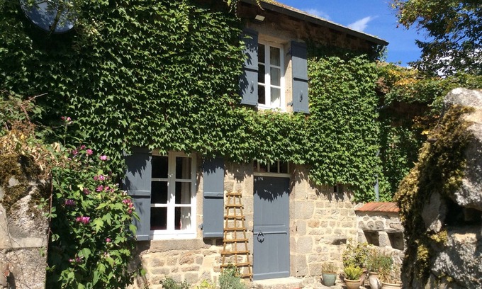 Saint-Domet Cottage | Traditional luxury cottage, peace and quite, fantastic night skies.