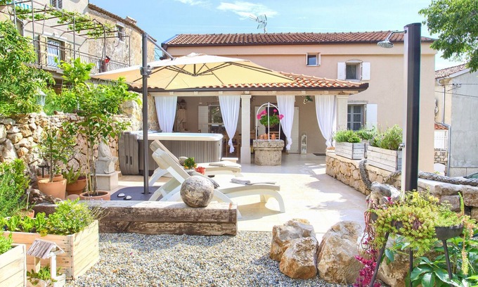Cizici House | Traditional Stone House On The Greenest Croatian Island Krk