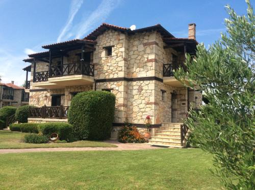 Vourvourou Villa | Traditional Stone Villa Rokosini
