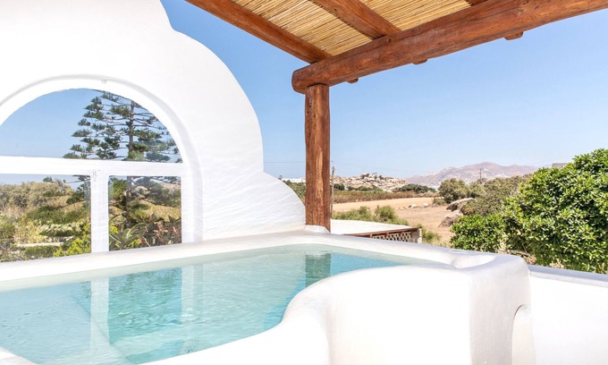 Agios Prokopios House | Traditional Styled Apartment With Private Outdoor Jacuzzi