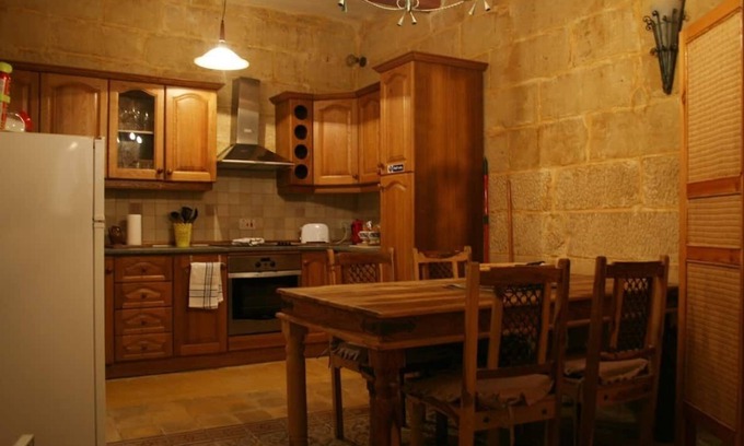 Valletta House | Traditional Valletta Maltese Maisonette in a superb location