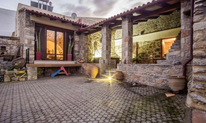 Thrapsano House | Traditional Village House