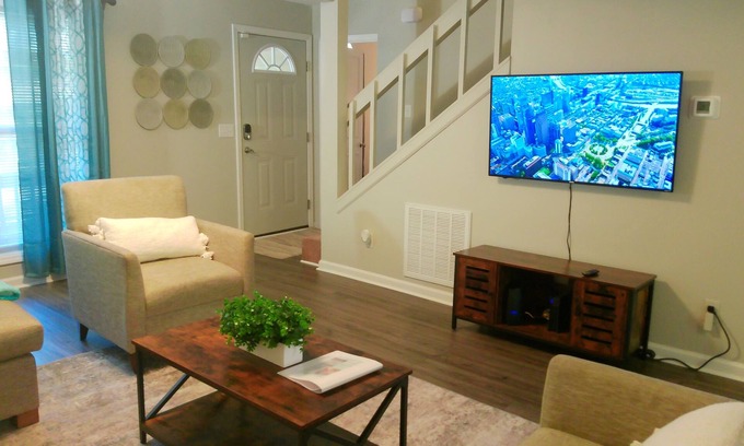 Lemon Springs House | Trail Hollow - 3 beds, 2 baths, 6 guestn