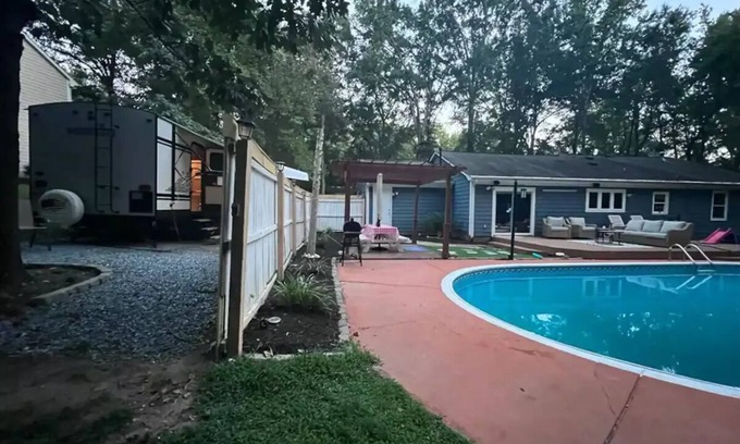 Harrisburg House | Trailer in Charlotte