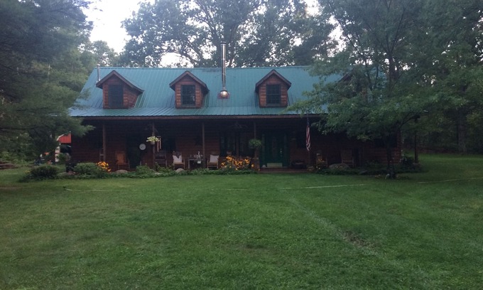 Luther Cottage | Trails end River cottage prime family spot one week left last week of August