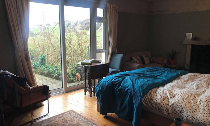Leap Ski Chalet | Tranquil 1-bedroom chalet in Skibbereen, Co Cork, Ireland.