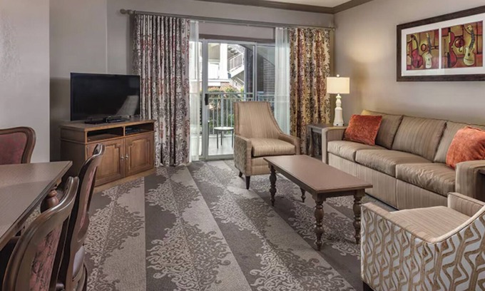 Pennington Bend Condo | Tranquil 2-BR condo near Opry in Nashville WiFi, fitness room, shuttle downtown