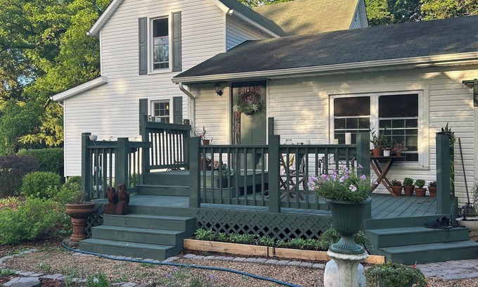 Carthage Other | Tranquil 3-bedroom farmhouse in charming Carthage with AC
