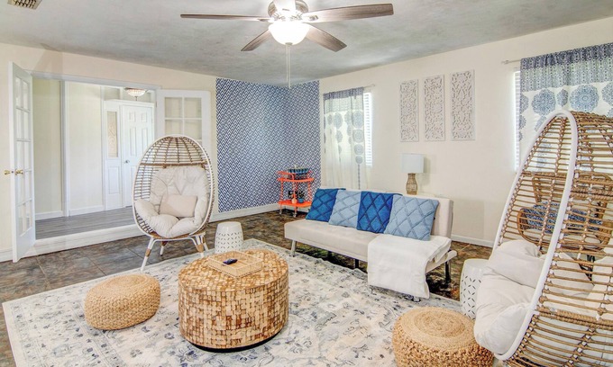 Gainesville House | Tranquil, 4 BR, Large Backyard with Fire Pit and BBQ