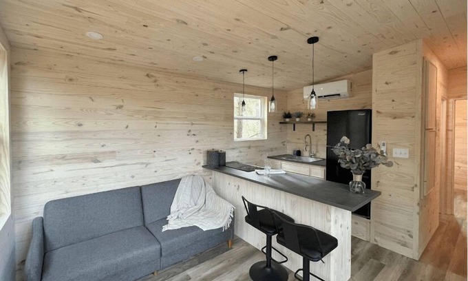 Winona Cabin | tranquil cabins 1 bedroom - Tranquil Cabins private 1 bedroom with Queen Bed and Twin Futon