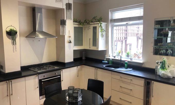 Darlington House | Tranquil Darlington Home , 3BR+Pet Friendly.