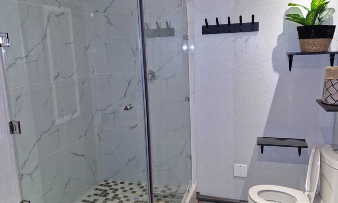 Aliwal North Cottage | Tranquil, family-friendly cottage with Wifi on the outskirts of Aliwal North.