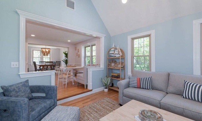 Plymouth House | Tranquil Family Retreat in Plymouth