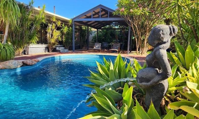 Maida Vale Villa | Tranquil Gumnut Cottage - Close to Airport