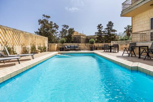Madliena Villa | Tranquil Mansion - 3 Bed, Pool, BBQ & Gaming Room