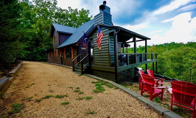 Necowa Cove Cabin | Tranquil mountain cabin with stunning views, hot tub & dog friendly