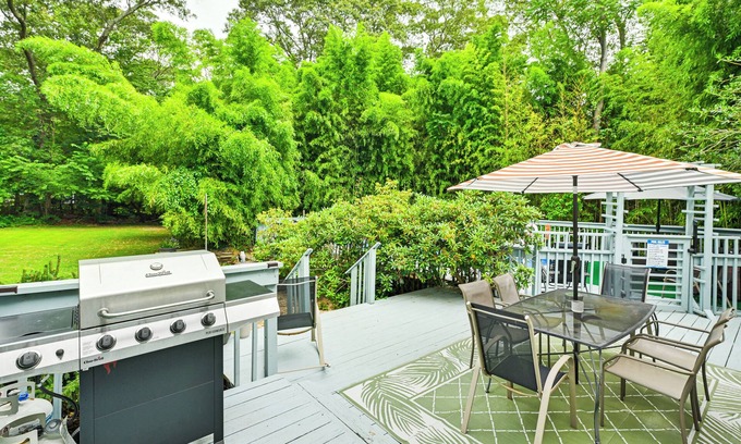 Hauppauge House | Tranquil & Pet-Friendly Estate on Long Island!