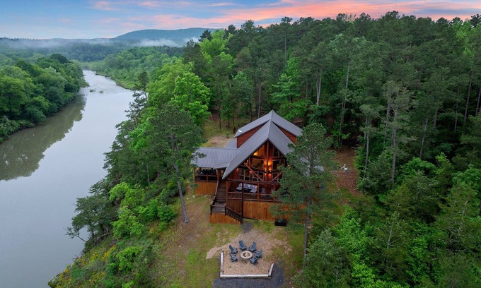 Octavia Cabin | Tranquil Ridge - Luxury River Front Cabin w-exquisite views -Kayak🛶Fish🎣Relax