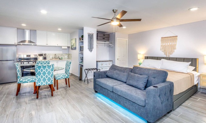 Kaweah House | Tranquil Riverfront Studio