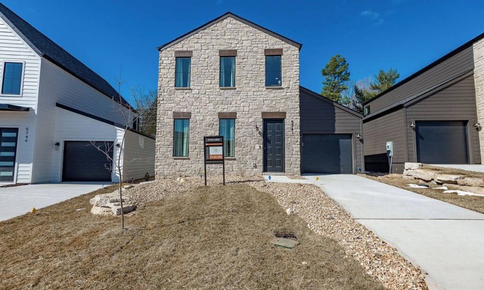 Brookline Station House | Tranquil Townhome-Your Nature Retreat Next to Nature, River & Golf!