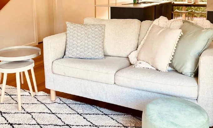 Tullamarine House | Tranquil Tullamarine 2B House, Free parking, 4mins to Airport + pet friendly!