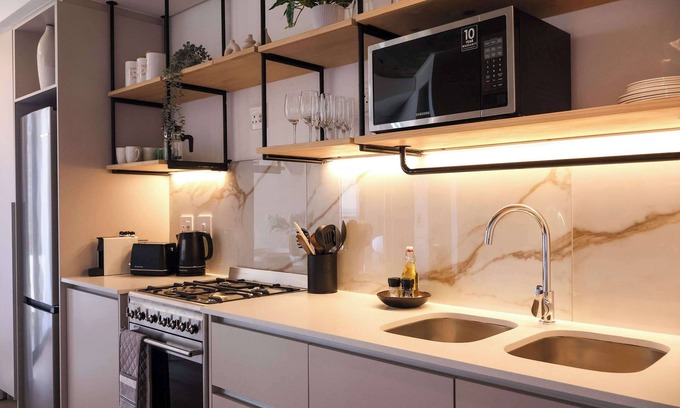 Three Anchor Bay Apartment | Tranquil Two Bedroom Apartments