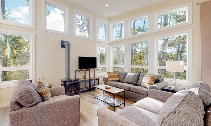 Nehalem House | Tranquility Base